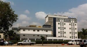 Airport view hotel cách sân bay Nội Bài khoảng 500m