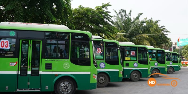 Bạn có thể lựa chọn đi xe bus từ sân bay Nội Bài đến các bến xe để đi xe khách về Hà Giang